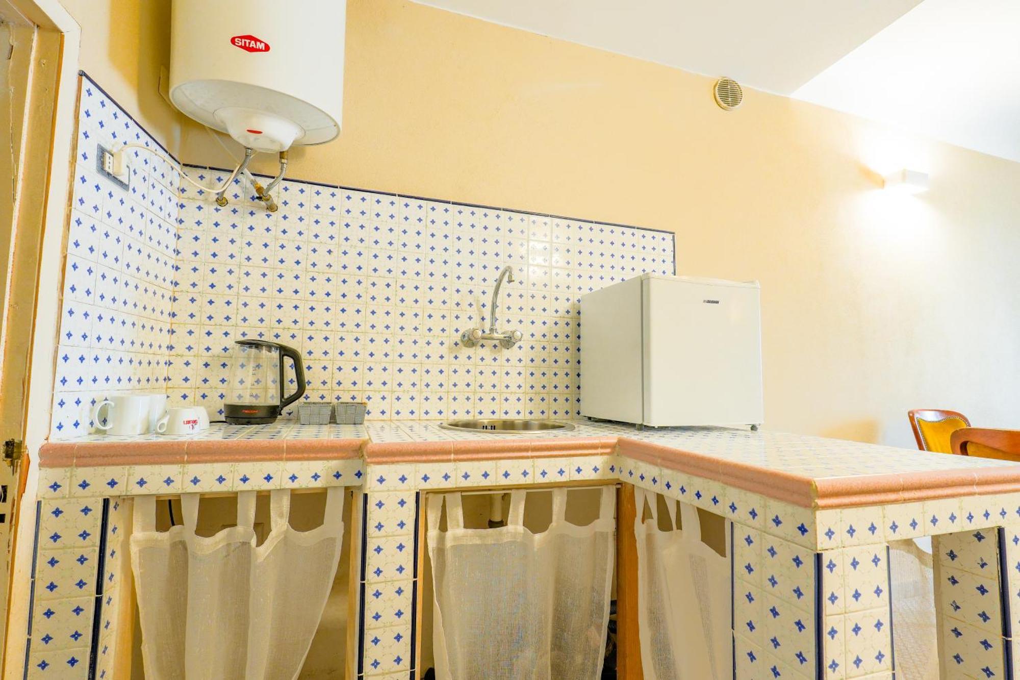 White Lerici Hotel Kültér fotó